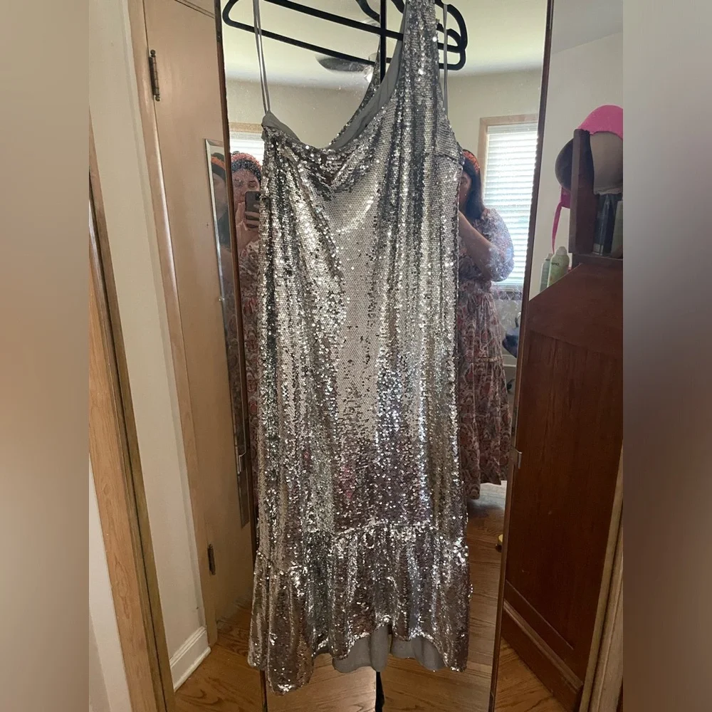 Maeve one shoulder silver sequin midi dress anthropologie sz large new nwt ✨ - Picture 11 of 14